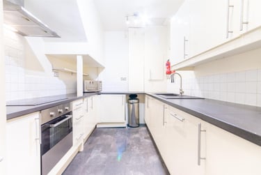 5 bed flat, George House, Jesmond, Newcastle, NE22AL - Image 1